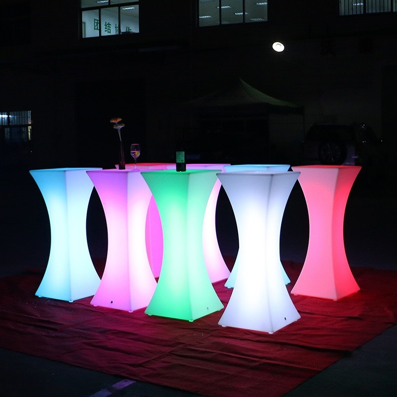 Mesas y sillas luminosas creat - Outdoor Furniture Exhibition reseña y precio